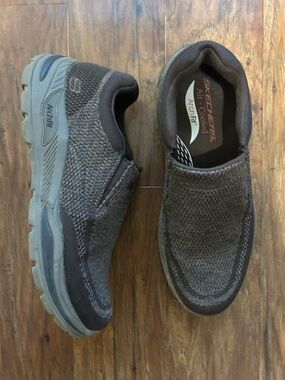 Skechers Men's Arch Fit Motley Vaseo slip-on shoes in brown size 10.5